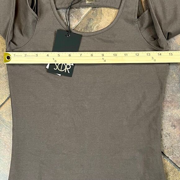 New! NWT Chaser Typewriter Open Shoulder Body Con Mini Dress Small - Picture 8 of 12